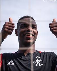 Alberto Deras's Instagram, Twitter & Facebook