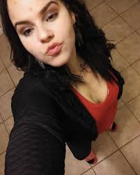 Melissa Lee vega (@glimmermuah) • Instagram photos and videos