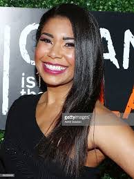 Jessica Pimentel's Instagram, Twitter & Facebook