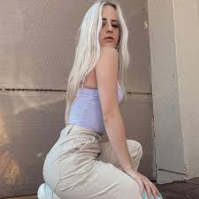 Jezelle Catherine - Free pics, galleries & more at Babepedia