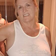 Cruz de pedrería Arriba