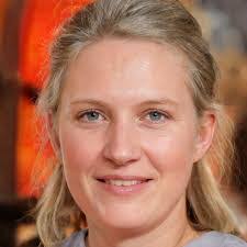 Paulette Ash's Instagram, Twitter & Facebook