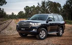 Descargar Fondos De Pantalla Toyota Land Cruiser 200 2017 Coches Au Spec Offroad Suvs Toyota Besthqwallpapers Com Land Cruiser 200 Land Cruiser Toyota Land Cruiser