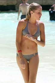 Camelflage camel toe prevention lace thong. Candid Cameltoes