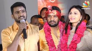 She began her career as a model at the age of 16 and subsequently entered the field of acting. Santhanam Amyra Dastur Next Movie Odi Odi Uzhaikkanum Launch Pooja Latest Speech Youtube