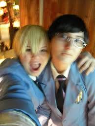 A little blurry sorry i turned the camera too quickly:P But otherwise me as  Tamki and Ellen as Kyoya. (taken March 3rd at the Brookfield zoo for our  commoner adventures) :D