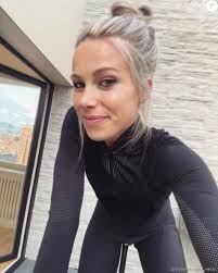 Dans la foulée, la jeune maman a publié sur instagram. Marion Rousse Enceinte La Compagne De Julian Alaphilippe Devoile Son Ventre Arrondi Le Diaporama Purepeople