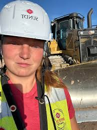Women in construction introduce themselves and share their work