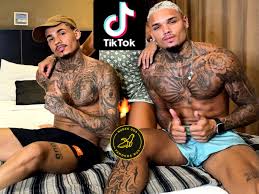 Irmãos Tiktokers Uweliton e MJ Gomes pelados mostrando tudo » NUDES DOS FAMOSOS  NUS