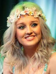 Not a normal girl (zerrie fanfic)