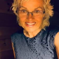 Lisa Hamrick's Instagram, Twitter & Facebook