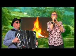 Fait Du Feu Dans La Cheminee Claudie Marcello Youtube Belle Chanson Chanson Trop Mimi