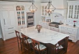 5 ways to style white kitchen cabinets
