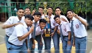 Berikut adalah daftar kecamatan dan kelurahan di dki jakarta, indonesia.dki jakarta terdiri dari 1 kabupaten, 5 kotamadya, 44 kecamatan dan 267 kelurahan.pada tahun 2017, jumlah penduduknya diperkirakan mencapai 10.333.926 jiwa dengan total luas wilayah 664,01 km². Prestasi Sekolah