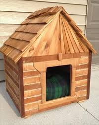 Schone Diy Dog House Fom Paletten Hundehaus Diy Hundehaus Ideen Hundehutte Selber Bauen