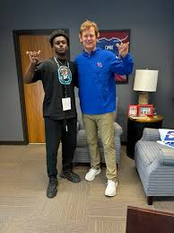 Malachi Henderson (@MalachiHenders0)