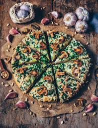 Seamless Resort Kitchen And Bar Ideas At Hoshizakiamerica Com Or On Pinterest At Https Www Pinterest Com Hoshizaki Us H Pizza Mit Pilzen Spinatpizza Rezepte