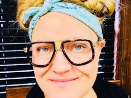 Krystal Mays's Instagram, Twitter & Facebook