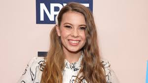 Conservationist bindi irwin has honoured her late father — crocodile hunter steve irwin — by giving her newborn daughter the middle names warrior irwin. Bindi Irwin Posts Wedding Pic With Husband Chandler Powell In Honor Of National Best Friend Day Entertainment Tonight