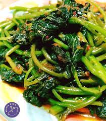 Daun ubi ditumis sangat lezat,mirip cah kangkung,sehat,mudah di dapat,murah meriah, resep tumis daun ubi jalar. Stir Fried Sweet Potato Leaves With Sambal Belacan Sambal Belacan Daun Ubi Keledek Mama Ding S Kitchen
