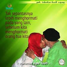 Tak Sepantasnya Lebih Menghormati Pada Yang Lain Sebelum Kita Menghormati Orang Tua Kita Orang Penuaan Orang Tua