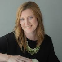 Kim Hannan's Instagram, Twitter & Facebook