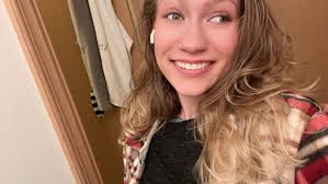 Looking for someone to cut my wavy hair. That could possibly teach me how  to style my hair to better inhance my waves and volume! Tired of just  wearing buns all time.