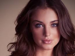 She was known as one of the world's most beautiful women and had a glamorous unmounting lifestyle. Brace Your Eyes The Most Beautiful Women On Earth Most Beautiful Women Beauty Brunette Woman