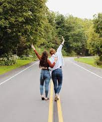 400 Likes 12 Comments Marley Sue Marley Sue On Instagram Roomie Love Best Friend Photography Friendship Photos Friend Poses