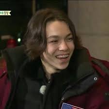 Many K Pop Idols Took The Necessary Steps To Get Their Perfect Smiles And There Are Adorable Pictures Of Them In Vernon Seventeen Seventeen Kpop Perfect Smile