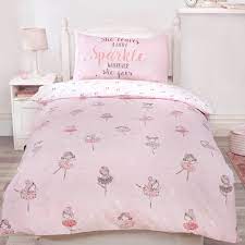 This microfiber bedding is durable and can hold up to any child's everyday use for year to come benefits: Dancing Ballerinas Duvet Set