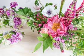 See the flowers bloom in front of your eyes! Flowers For The Year Subscription L A B E L L U M