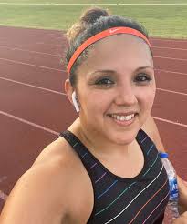 Jaime is waiting to make her move with the barbell..****❤**