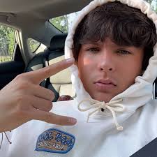 Hi I'm Tyler and I'm from just outside of Pittsburgh, PA. I'm not 100%  committed to Penn State but it's my top choice. I plan to attend University  Park in the summer.