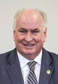 Brady defeats Mwilambwe, Hendricks, for Bloomington mayor