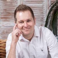 50+ perfiles de «Rennison»