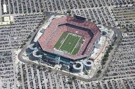 Sports Architecture In Comparison The Arena And Stadium Miami Dolphins Stadium Dolphins Stadium Nfl Stadiums