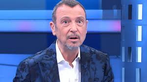 Affari Tuoi, Amadeus colto alla sprovvista: "è successo ancora" (per la  terza volta di fila)