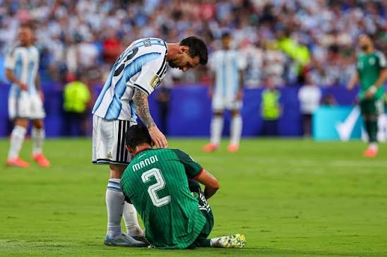 Copa Mundial 2026/ Messi "pisó en la tendencia del callo del oponente" y no  necesitó tomar una tarjeta Los comentaristas de fútbol están atónicos: el  propio hijo de la FIFA ----------------------------- Aunque