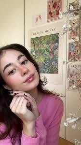 Blanca Lugo's Instagram, Twitter & Facebook