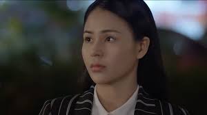 Trong đó để lộ hình xăm của châu. D7wx6jrzcl7tom