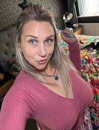 Olivia Good's Instagram, Twitter & Facebook