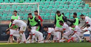 Cronaca e risultati delle partite in diretta. Calcio Ecco La Storia Di Bari Foggia La Gazzetta Del Mezzogiorno