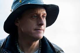Arriving with a secret mission to kill all humans, harry starts off living a simple life … but things get a bit rocky when he's roped into solving a local murder and realizes he. Alan Tudyk S Resident Alien Crash Lands Onto Syfy
