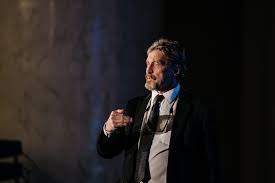 Mcafee's vermögen erreichte 2007 mit 100 millionen dollar seinen höhepunkt, bevor seine investitionen in der finanzkrise. Wuo41wgnlrrmdm