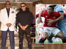 قبل نشر صورة على انستقرام ، هناك خيار لوضع علامة جغرافية ل صورتك على موقع معين. Memphis Depay Pictured With American Tv Host Steve Harvey 6 Questions We Need To Ask Mirror Online