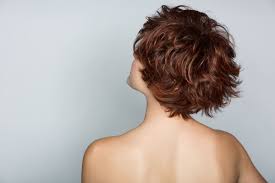 Versatile sta bene a tutte ed è di gran moda, non è il solito bob liscio ma. Capelli Corti Mossi Idee Per Il Vostro Look Sbarazzino