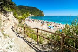 Jun 27, 2021 · conero, allarme persone disperse: Beaches Hiking And Culture Discover Le Marche S Conero Riviera