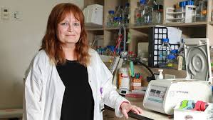 פרופ' גליה רהב, מנהלת היחידה למחלות זיהומיות בבית החולים שיבא, קראה לשמור על זהירות מרבית. For First Time In Israel Man Dies In Second Covid 19 Infection