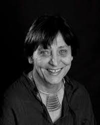 Juliet Hooper's Instagram, Twitter & Facebook